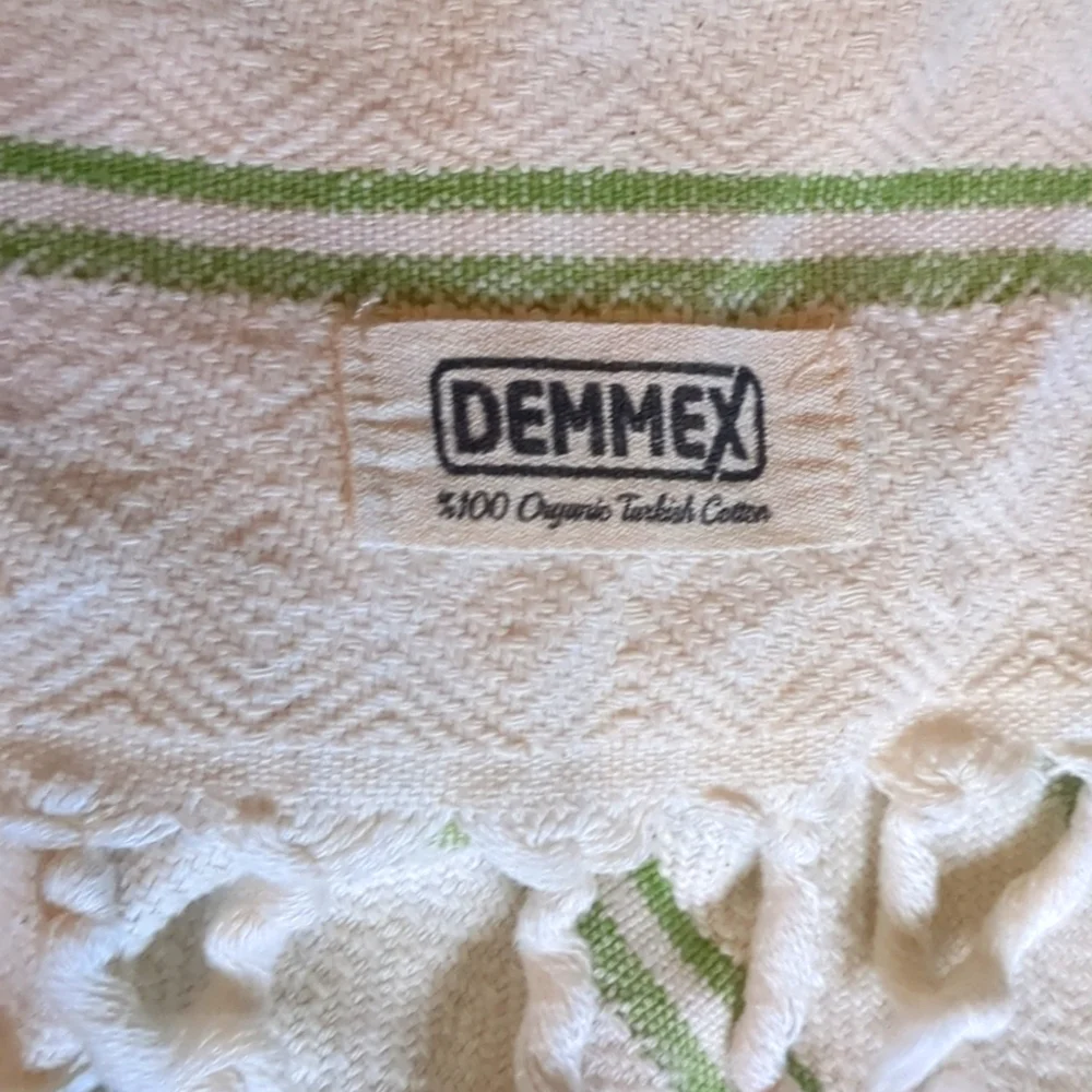 Demmex color green